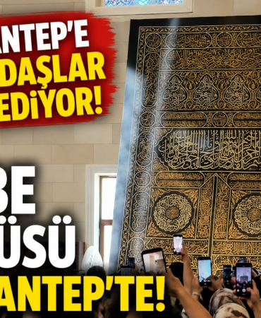 Gaziantep'e Vatandaşlar Akın Ediyor! Kâbe Örtüsü Gaziantep